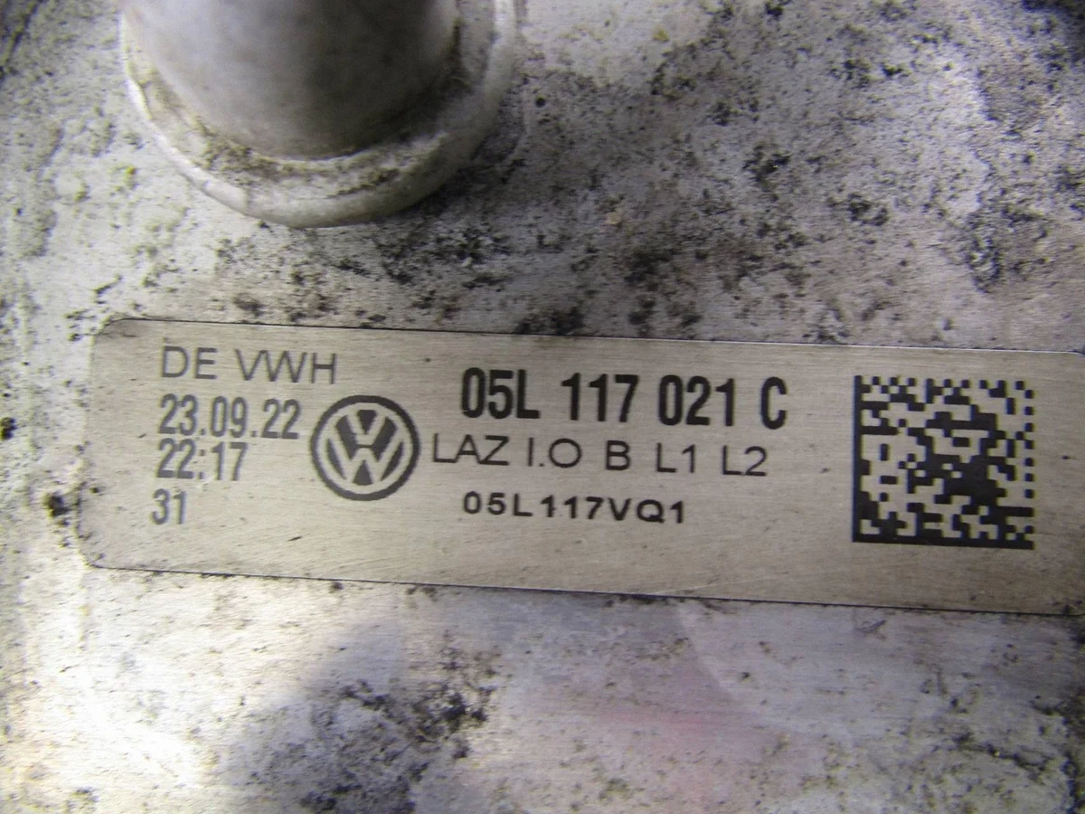 Oljefilterfäste Skoda Kodiaq 05L117021C image 7