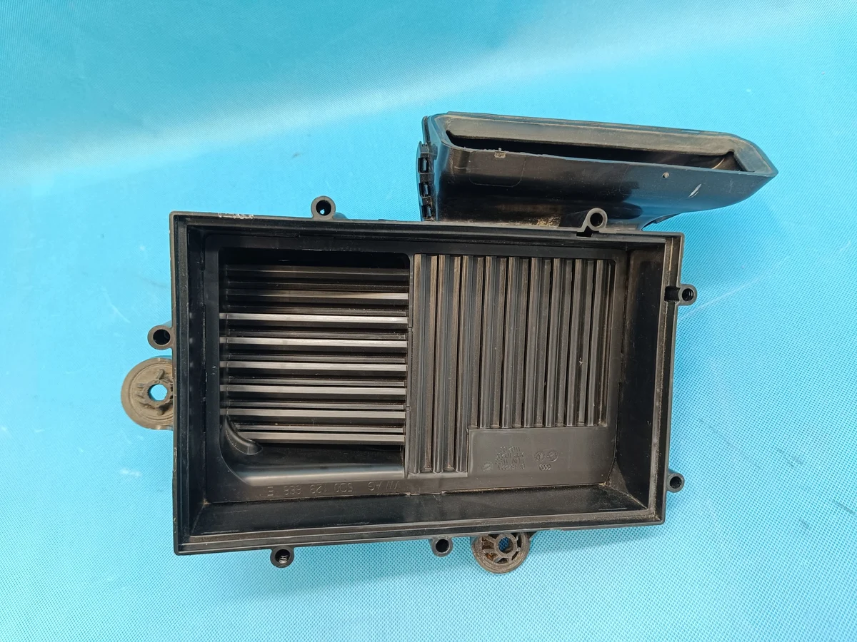 Luftfilterhus VW Tiguan 3 1,5 TSI 5Q0129607BG image 3