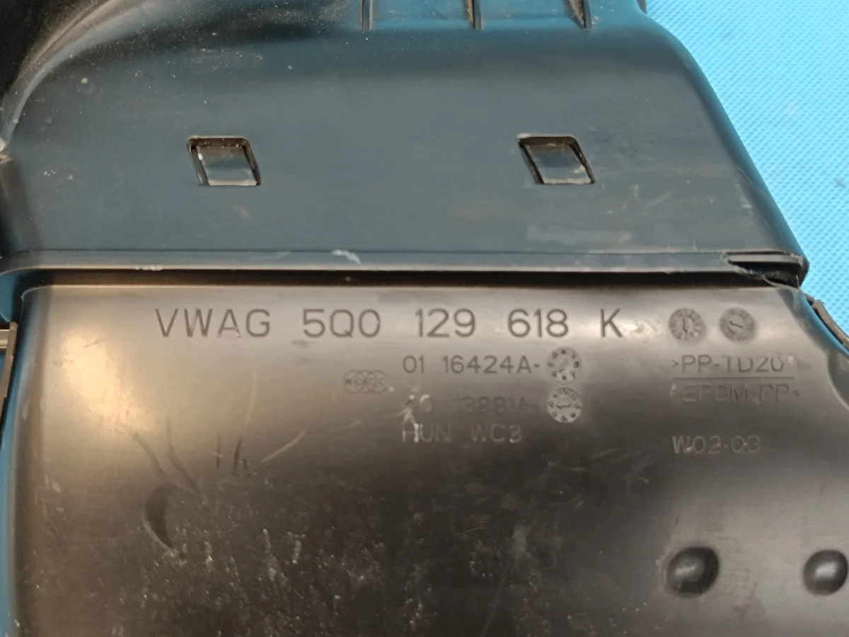 Luftfilterhus VW Tiguan 3 1,5 TSI 5Q0129607BG image 8