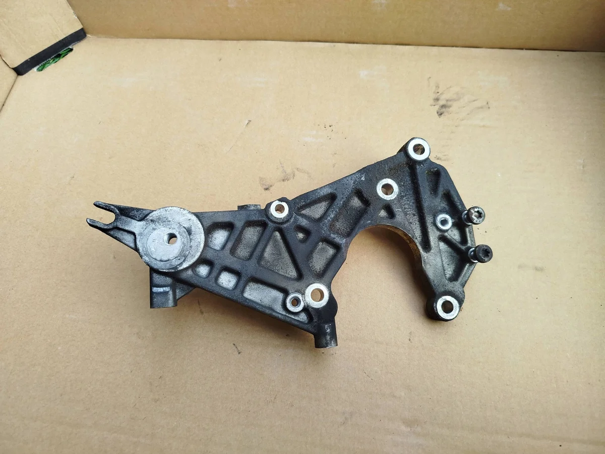 Suporte Bomba Combustível Audi A6 S6 C6 059130147J image 3