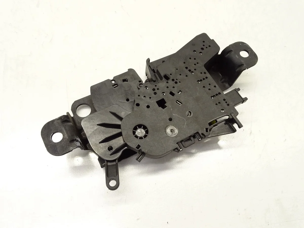 Serratura baule BMW G20 Usata OEM 738328308