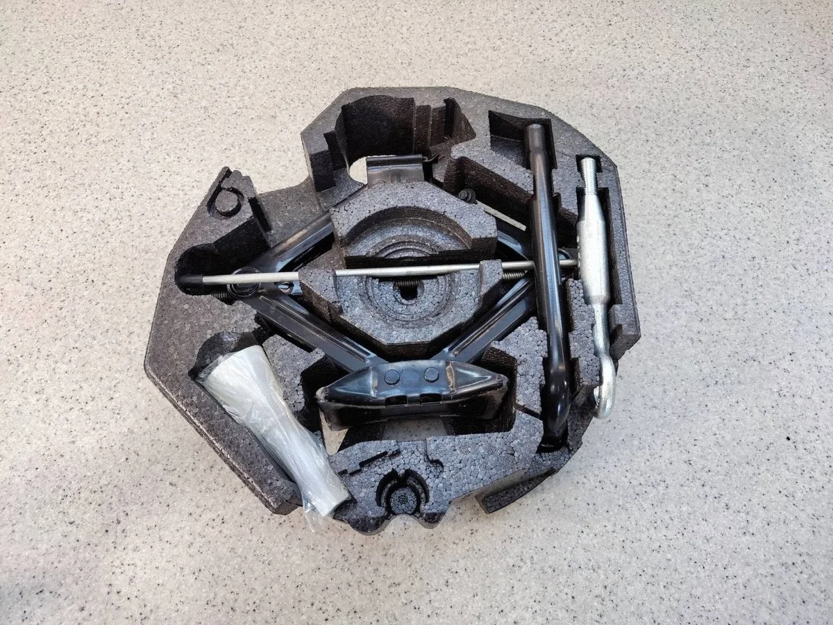 Työkalusarja Volvo XC90 II, OEM 3136230052A