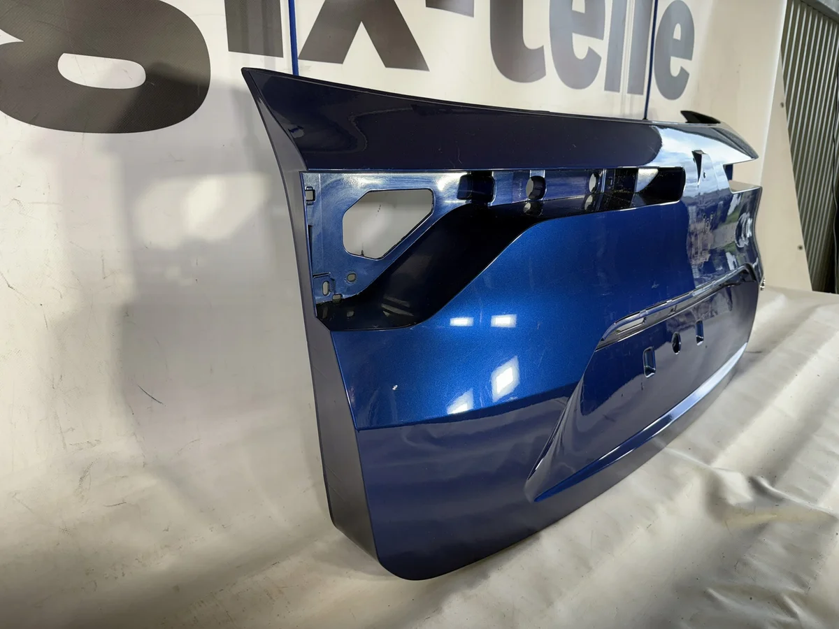 Renault Megane IV Kombi Kofferraumklappe Blende image 5