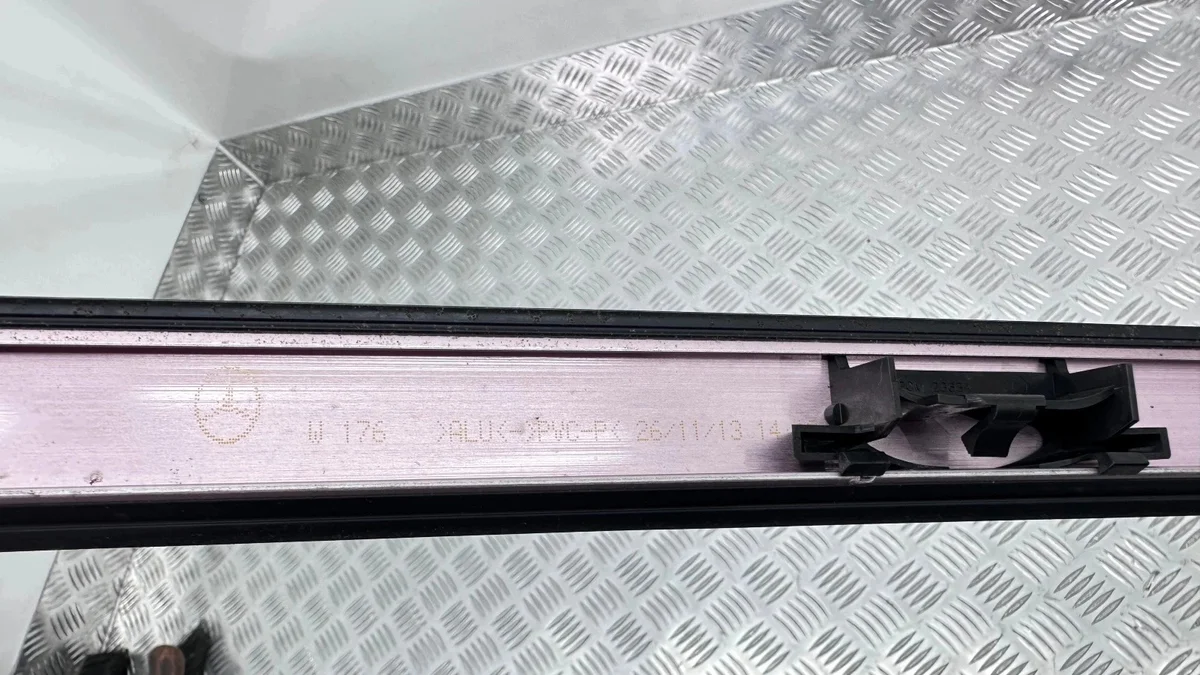 Dachleiste Links Mercedes-Benz A (W176) image 3