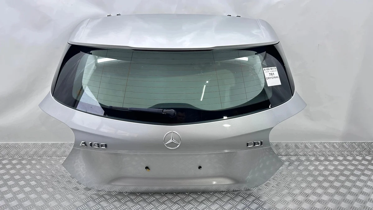 KLAPA BAGAGL. MERCEDES KLASA A W176 12-18