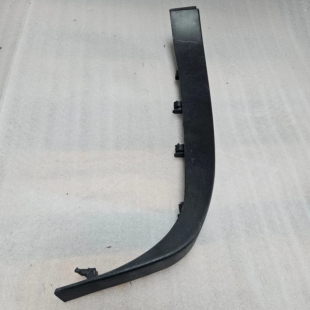 VW Tiguan R-Line Stoßstangenleiste Links Unten image 4