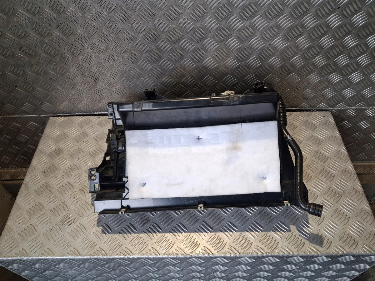 Schowek konsoli Mercedes-Benz A1666800191 image 4