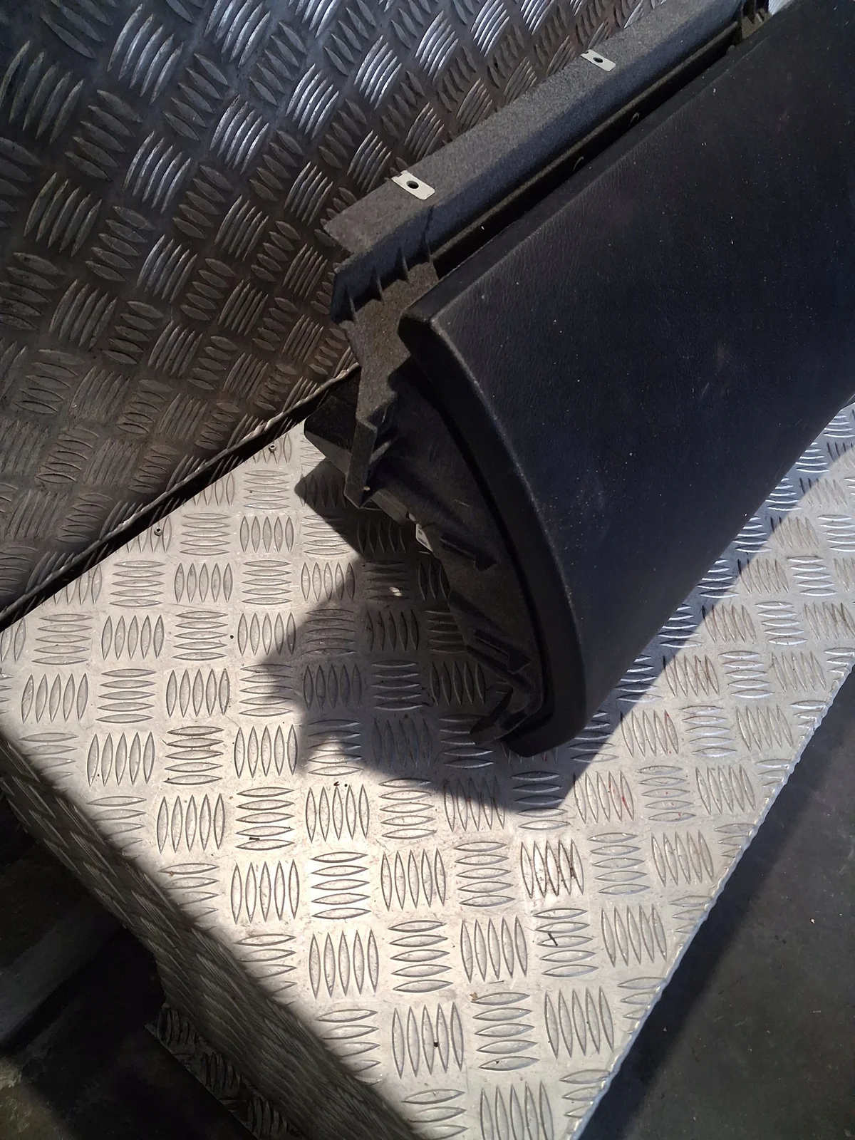 Schowek konsoli Mercedes-Benz A1666800191 image 9
