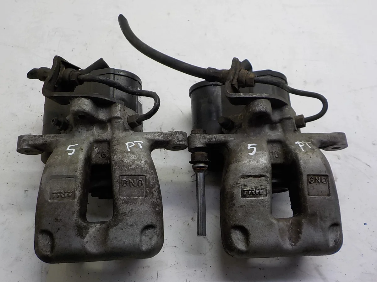 VW Passat B6 Bremssattel Rechts Hinten Elektrisch