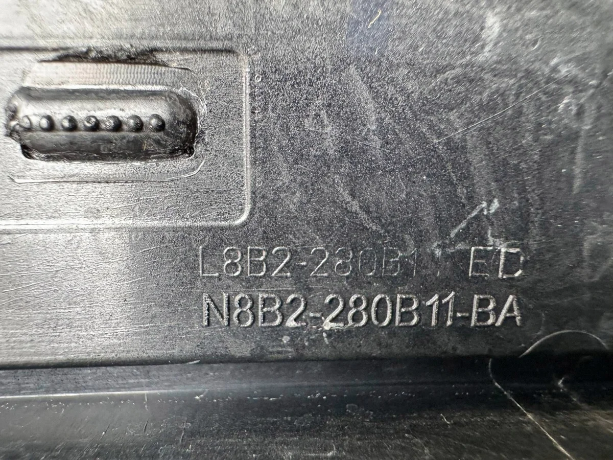 Land Rover Defender L8B2280B11BA - Garde-boue image 5