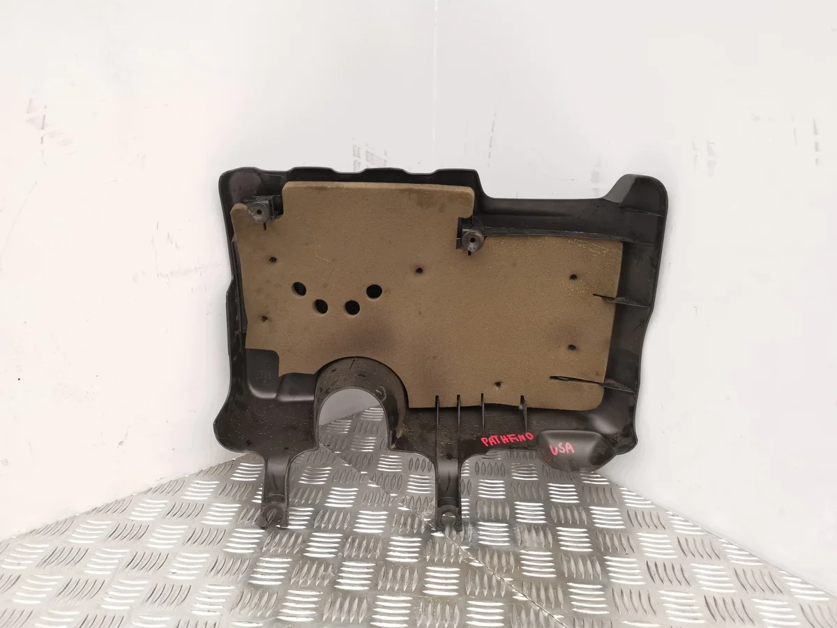 Nissan Pathfinder R53 21-25 Cubierta Motor image 3