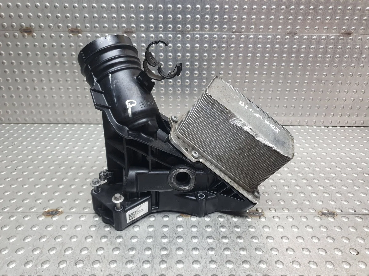 Base filtro olio BMW S27703598 Usato