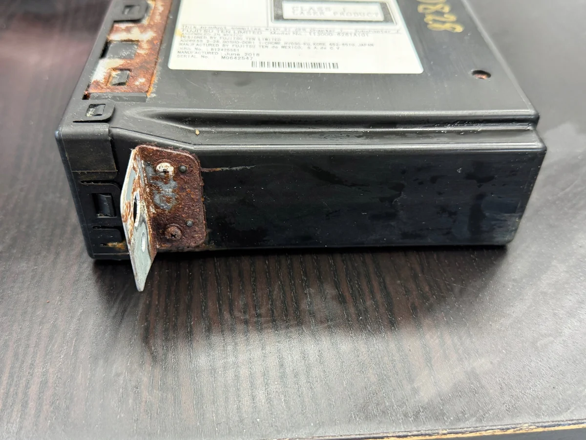 Chevrolet Silverado CD Player 84016435 image 3