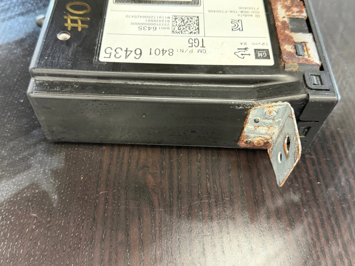 Chevrolet Silverado CD Player 84016435 image 5