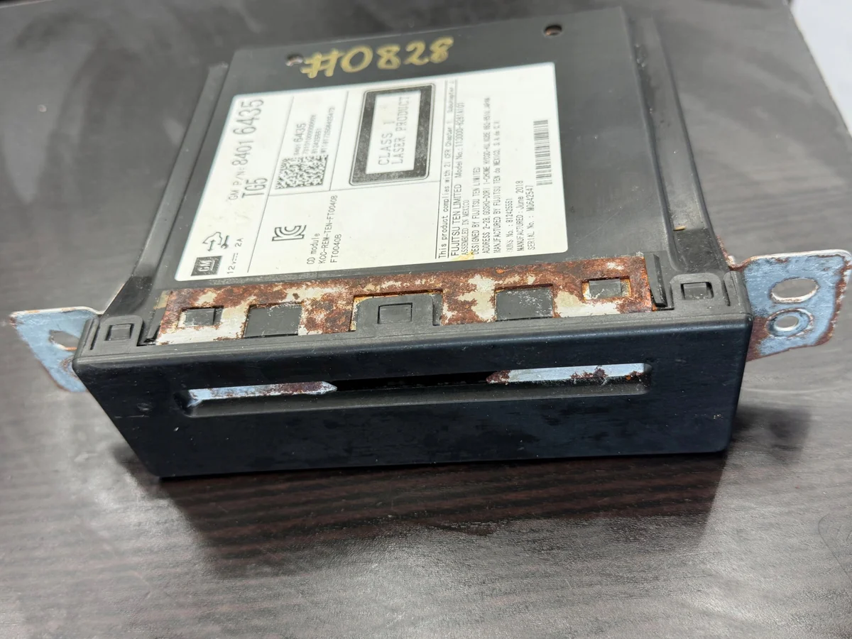Chevrolet Silverado CD Player 84016435 image 6