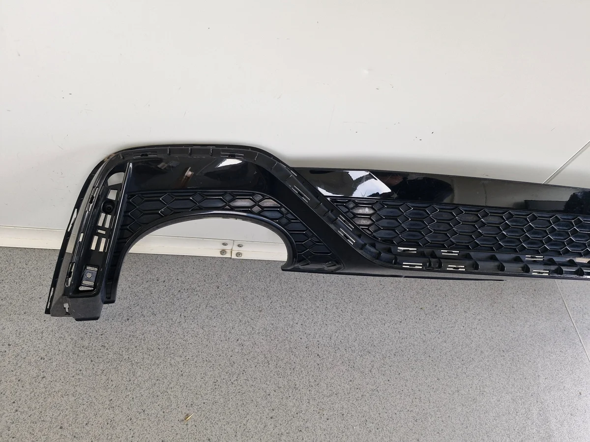 Audi RS7 C8 Bakre Diffusor Spoiler 4K8807514 image 3