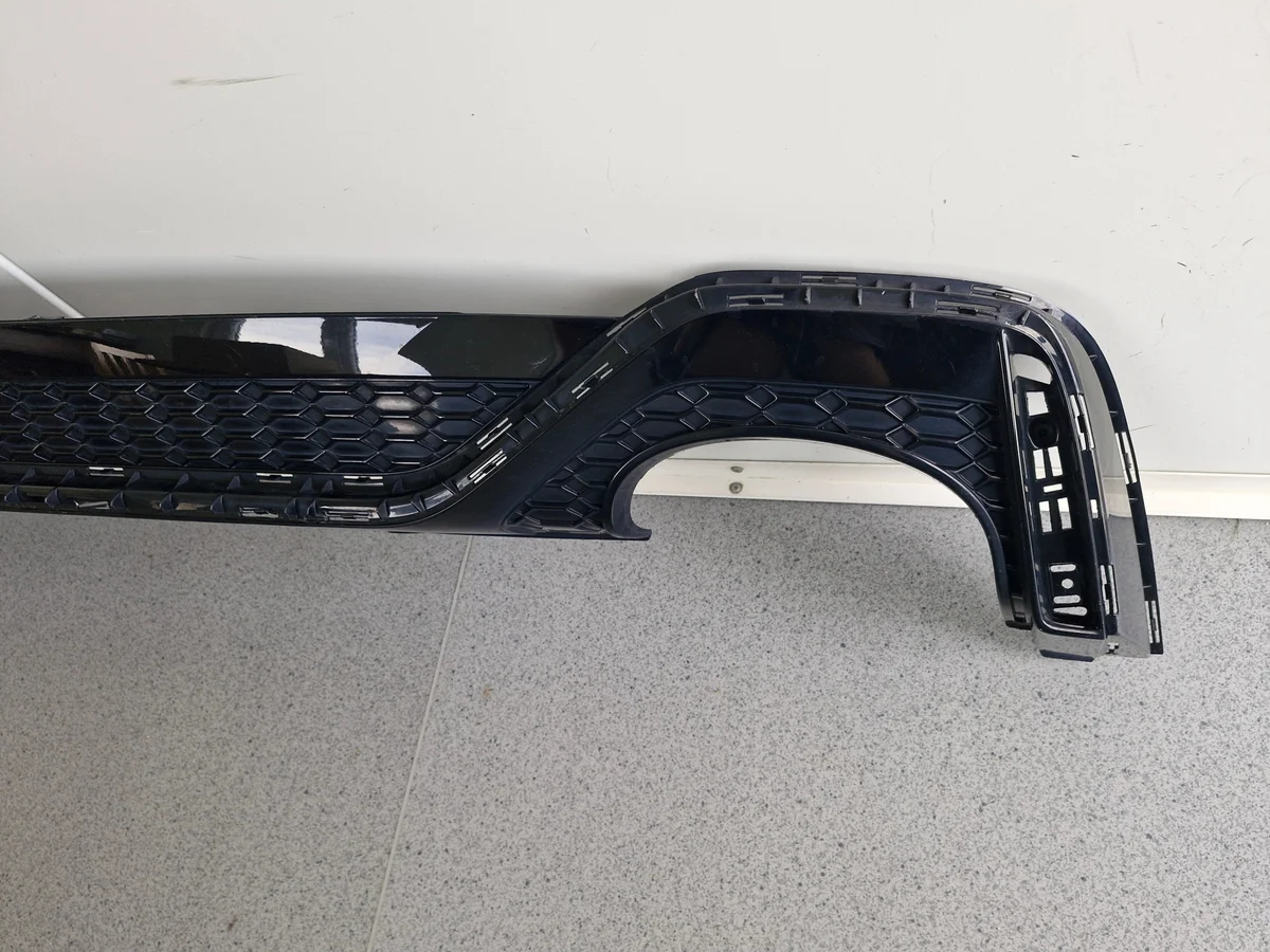 Audi RS7 C8 Bakre Diffusor Spoiler 4K8807514 image 4