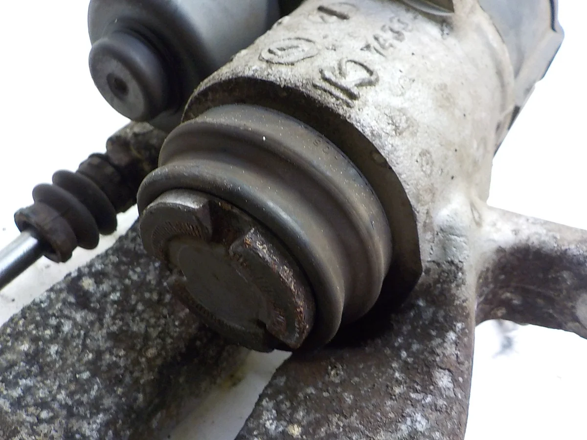 VW Passat B6 Bremssattel Links Hinten Elektrisch