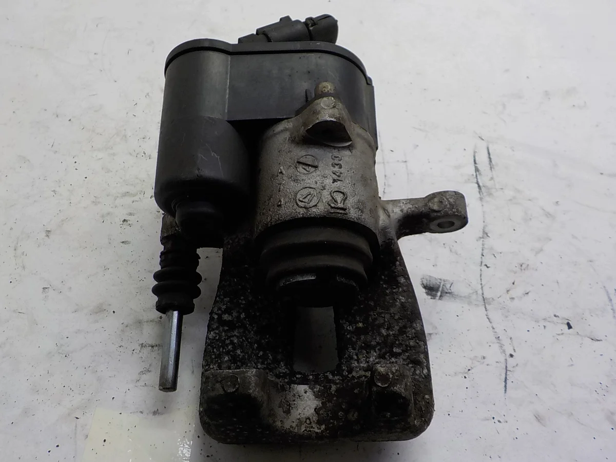 VW Passat B6 Bremssattel Links Hinten Elektrisch image 3