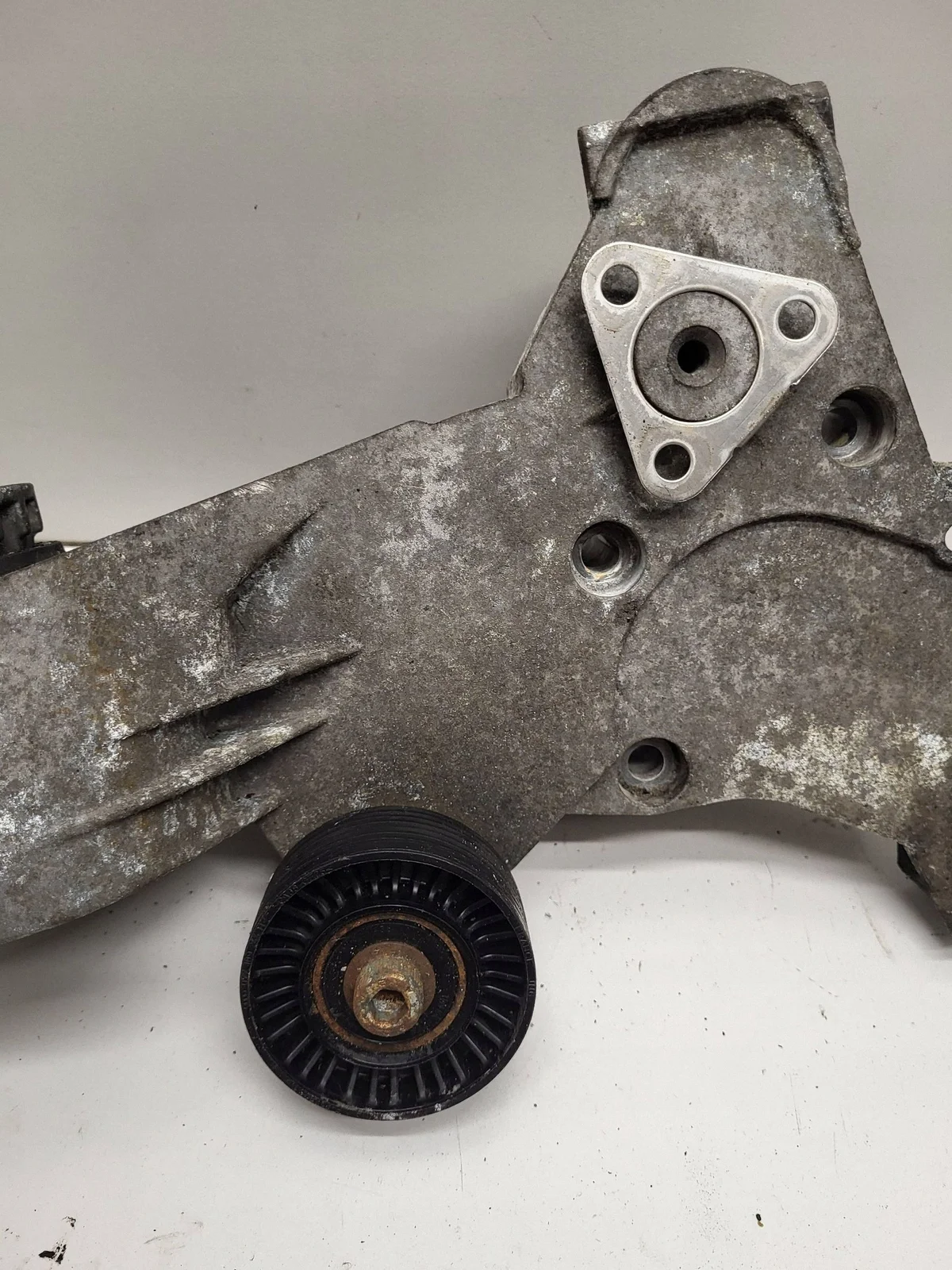 Motorhalter Audi A8 D3 4E 077121235Q gebraucht image 3