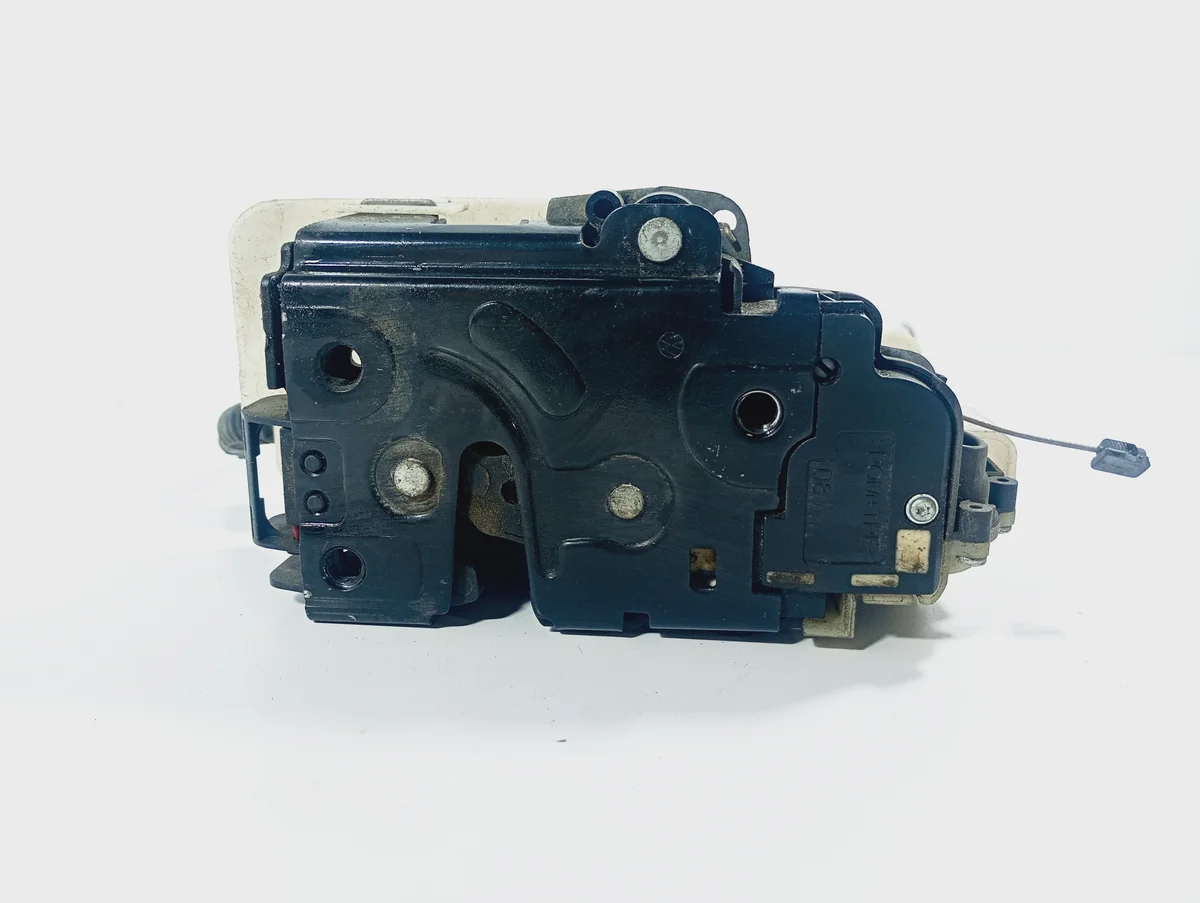 Fechadura Porta Traseira Esquerda Passat B5