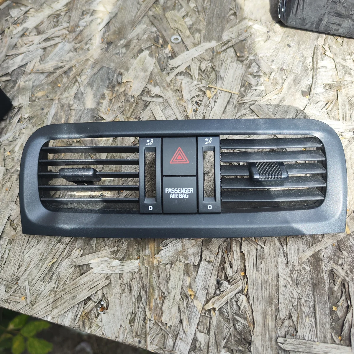 Skoda Fabia II Roomster Rejilla Ventilación Central 5J0820957