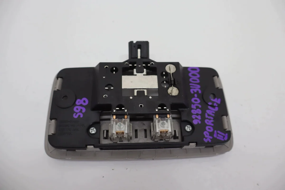 Luz de cabina Kia Sportage 3 III 92850-3U000 image 3