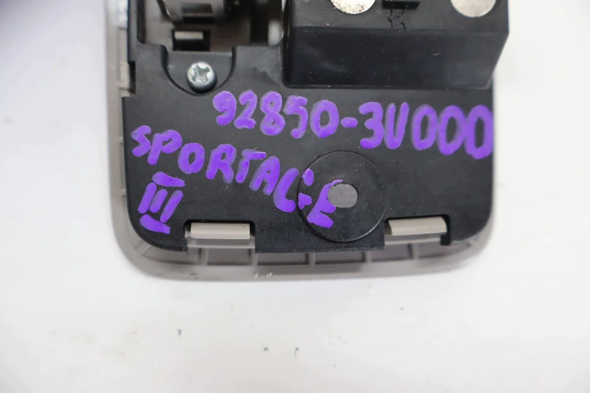 Luz de cabina Kia Sportage 3 III 92850-3U000 image 4