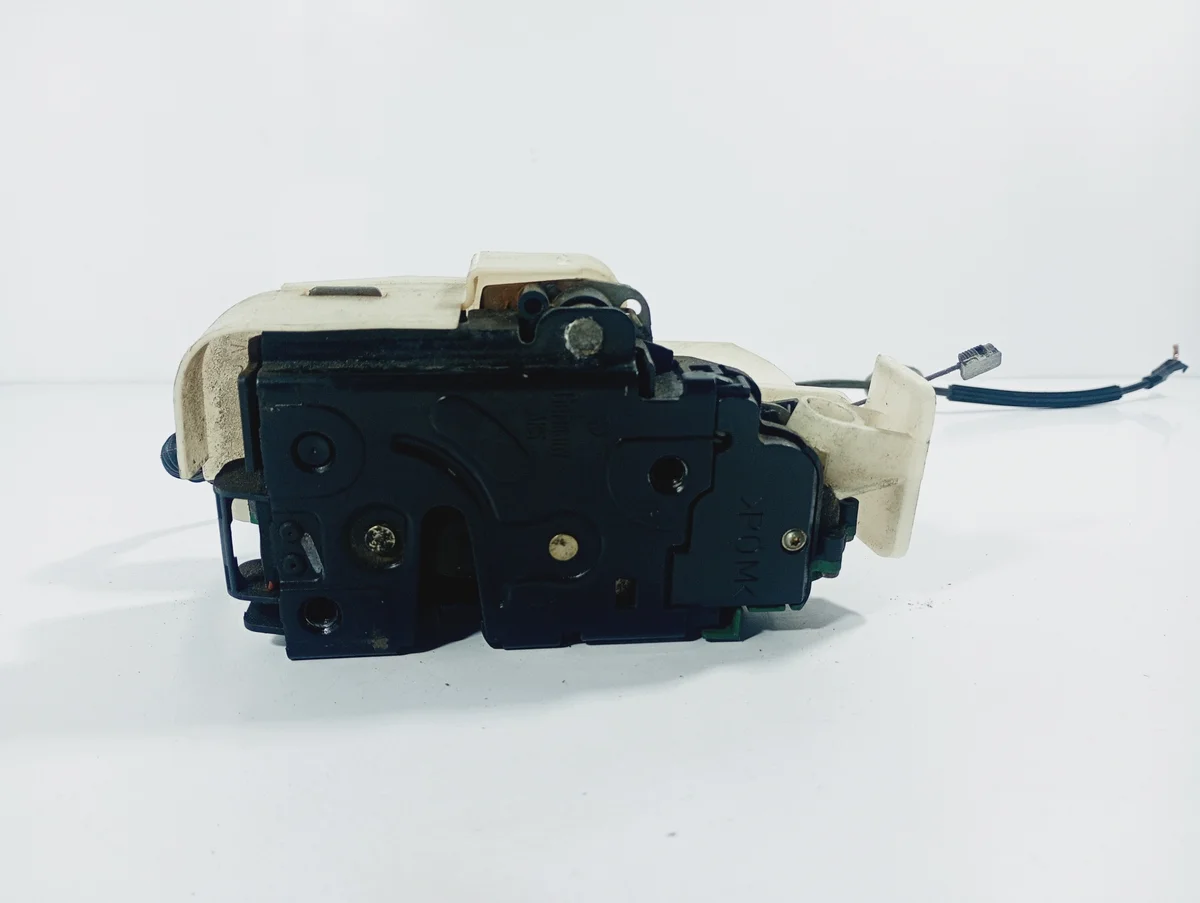 Fechadura Porta Dianteira Esquerda Passat B5