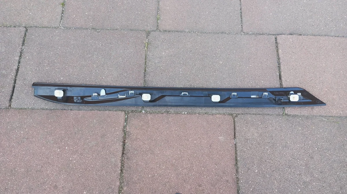 Chromleiste Kotflügel Rechts Vorne Peugeot 3008 5008 II image 3