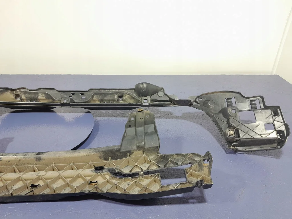 BMW 5 F10 F11 Halter Stoßstange Hinten image 5