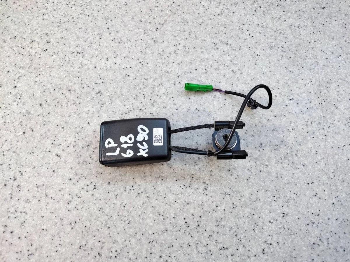 Boucle de ceinture avant gauche Volvo XC90 II