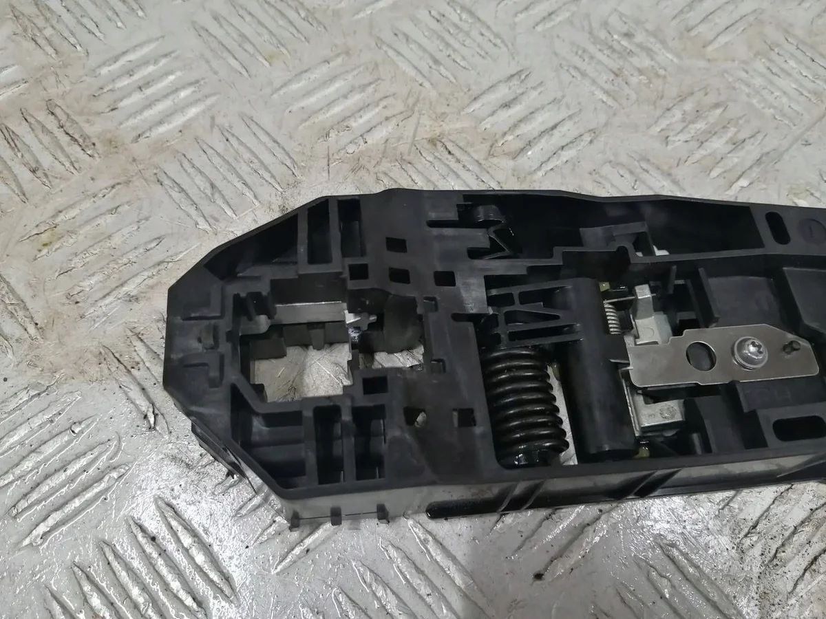 Citroen e-C3 dörrhandtag fram höger image 3