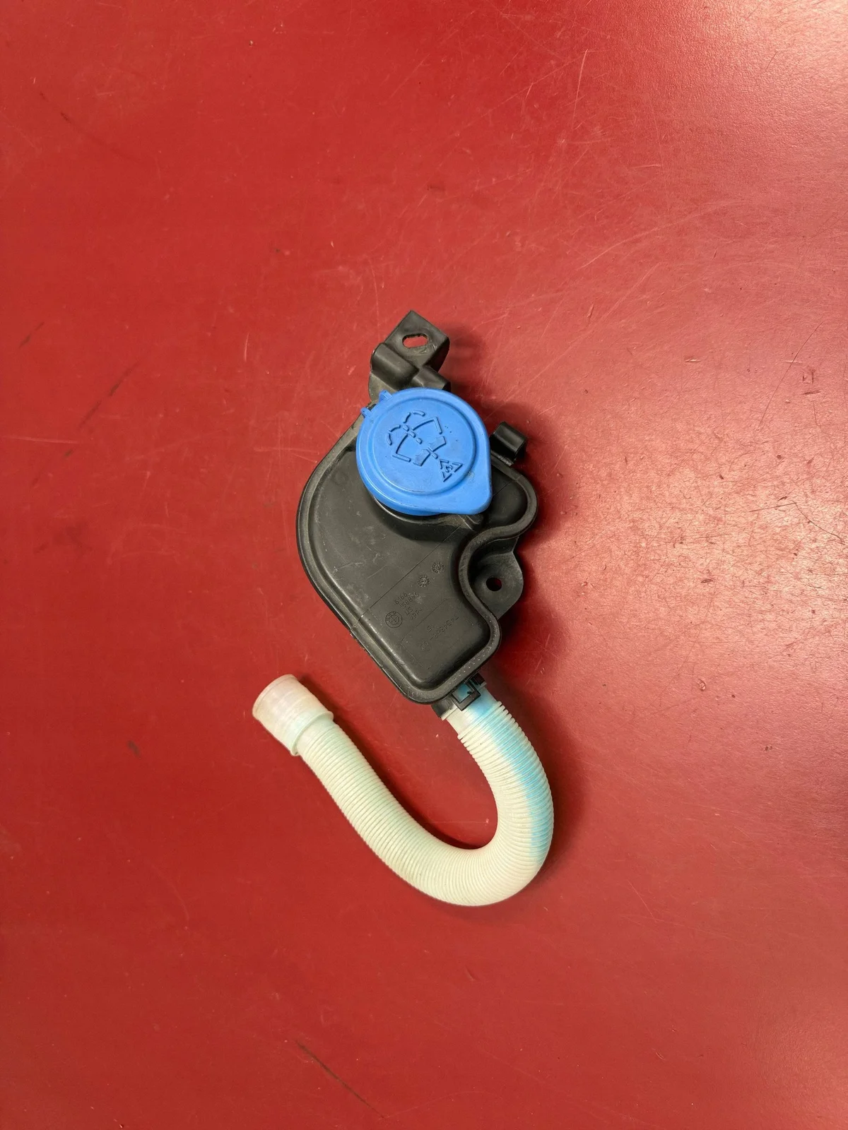 BMW X5 G05 2020 Tubo de Relleno Limpiaparabrisas 7434868