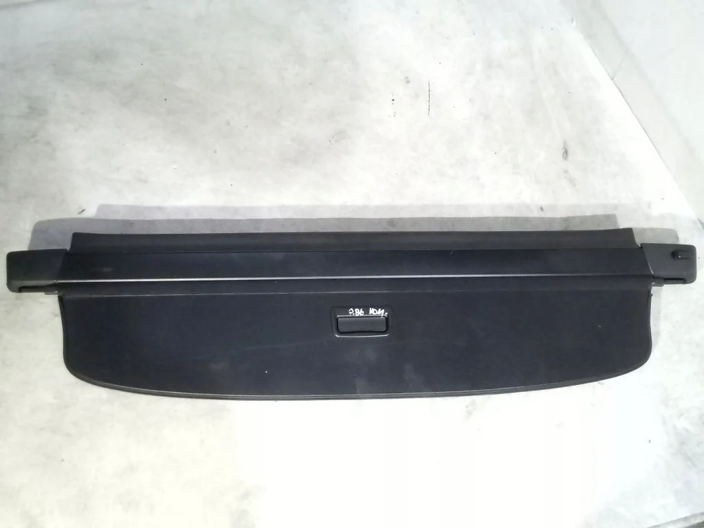 VW Passat B6 farmari tavaratilan rulla