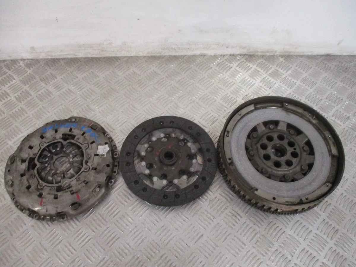 Embrayage Nissan X-Trail Qashqai 1.6 D 301015094R