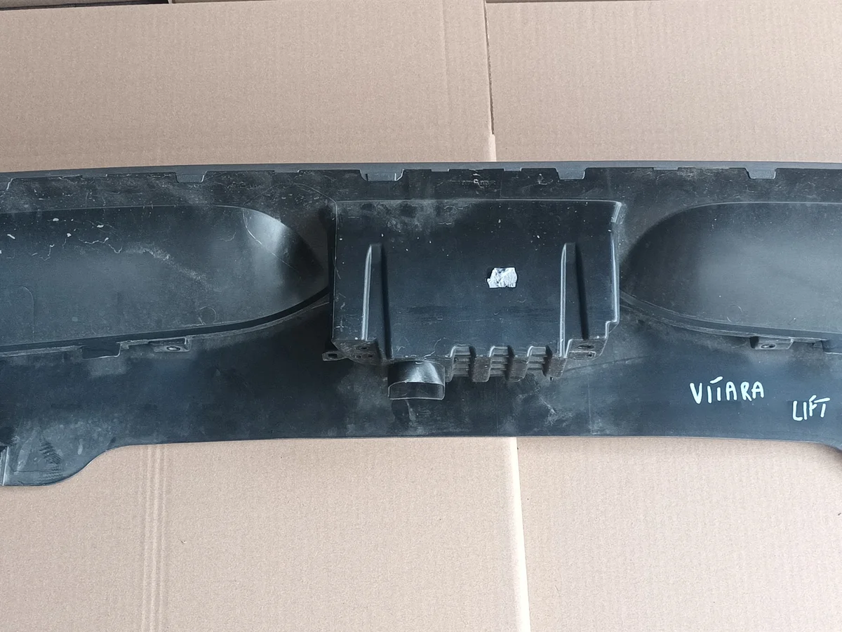 Suzuki Vitara III LIFT Spoiler Arrière image 6