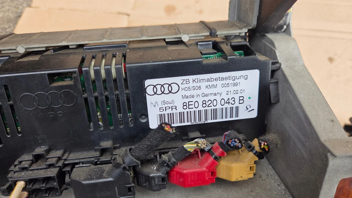 Radioframe Audi OE 8E0858005F + Paneel image 7