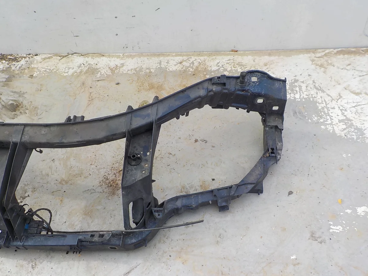 Ford Mondeo MK4 främre balk OKULAR image 3