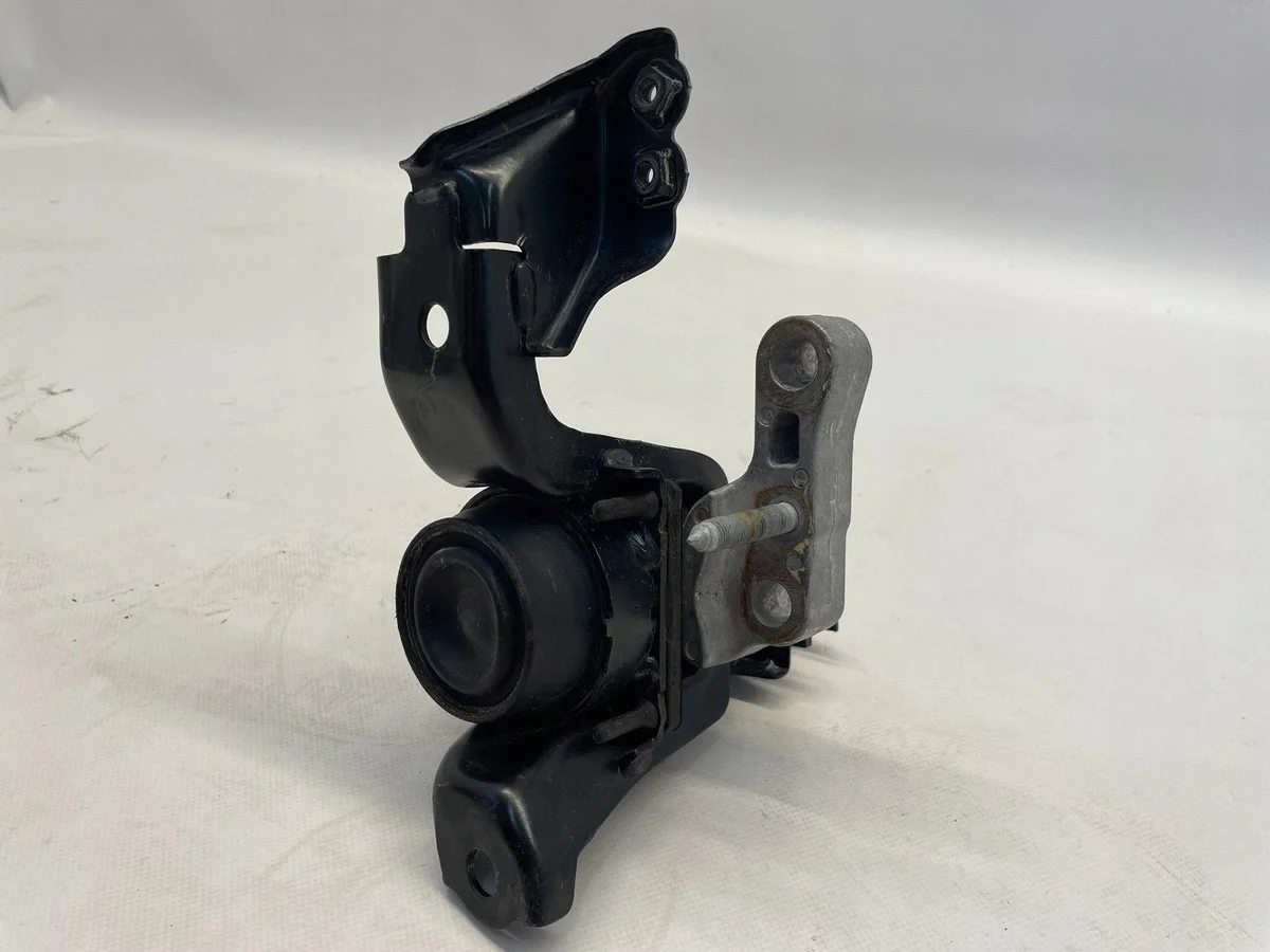Motorfäste Yaris IV Mazda 2 K3 Höger image 4