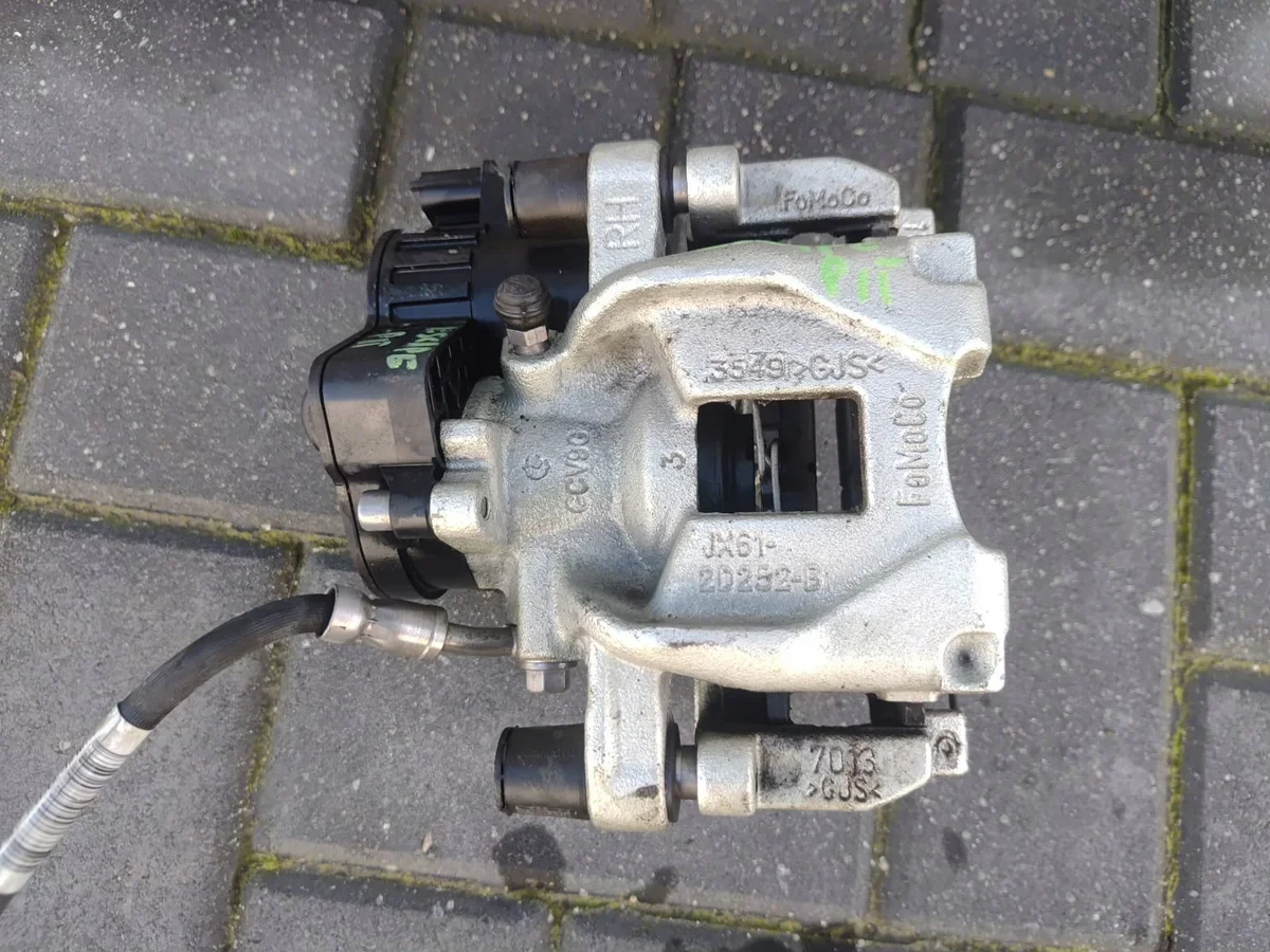 Ford Escape IV 2021 Bremssattel hinten rechts image 3