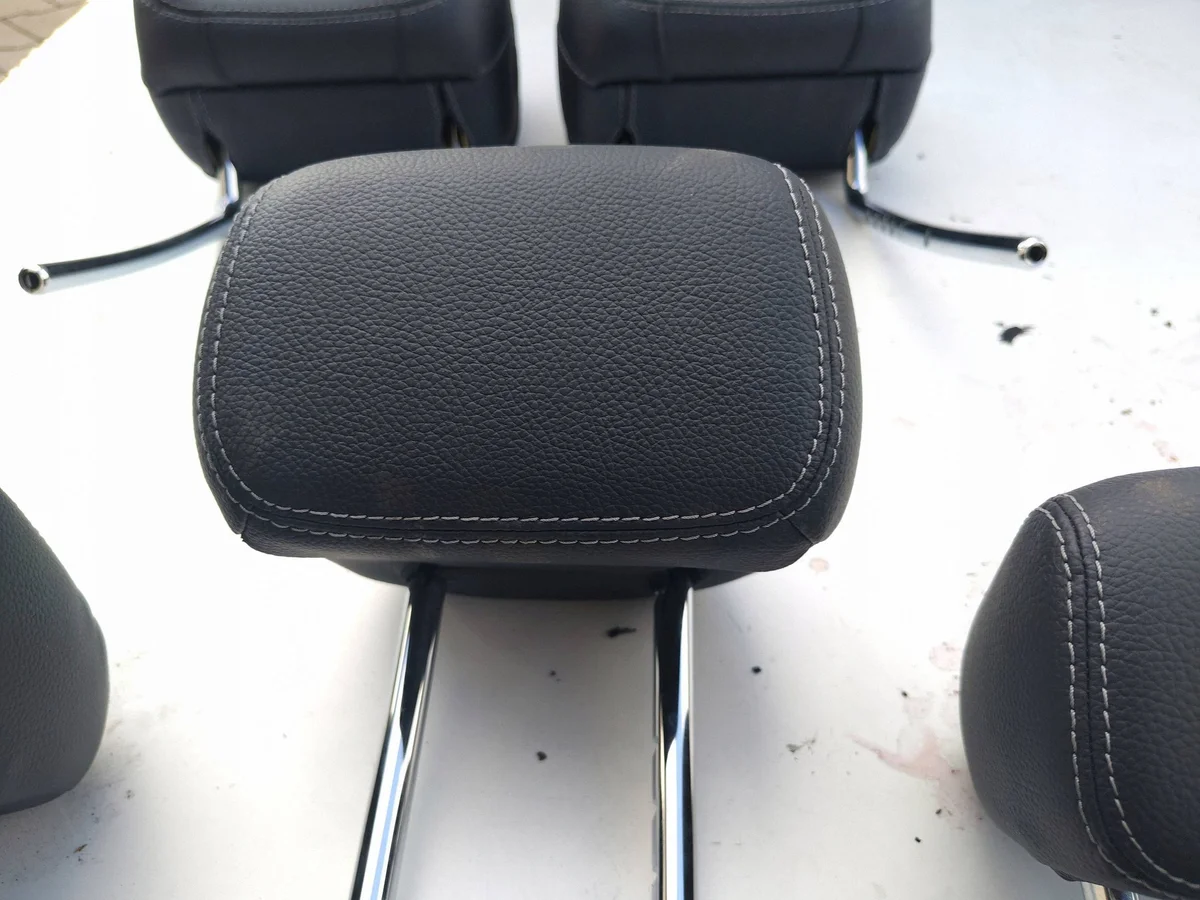 Conjunto de Apoios de Cabeça Couro Preto Mercedes C W205 image 3