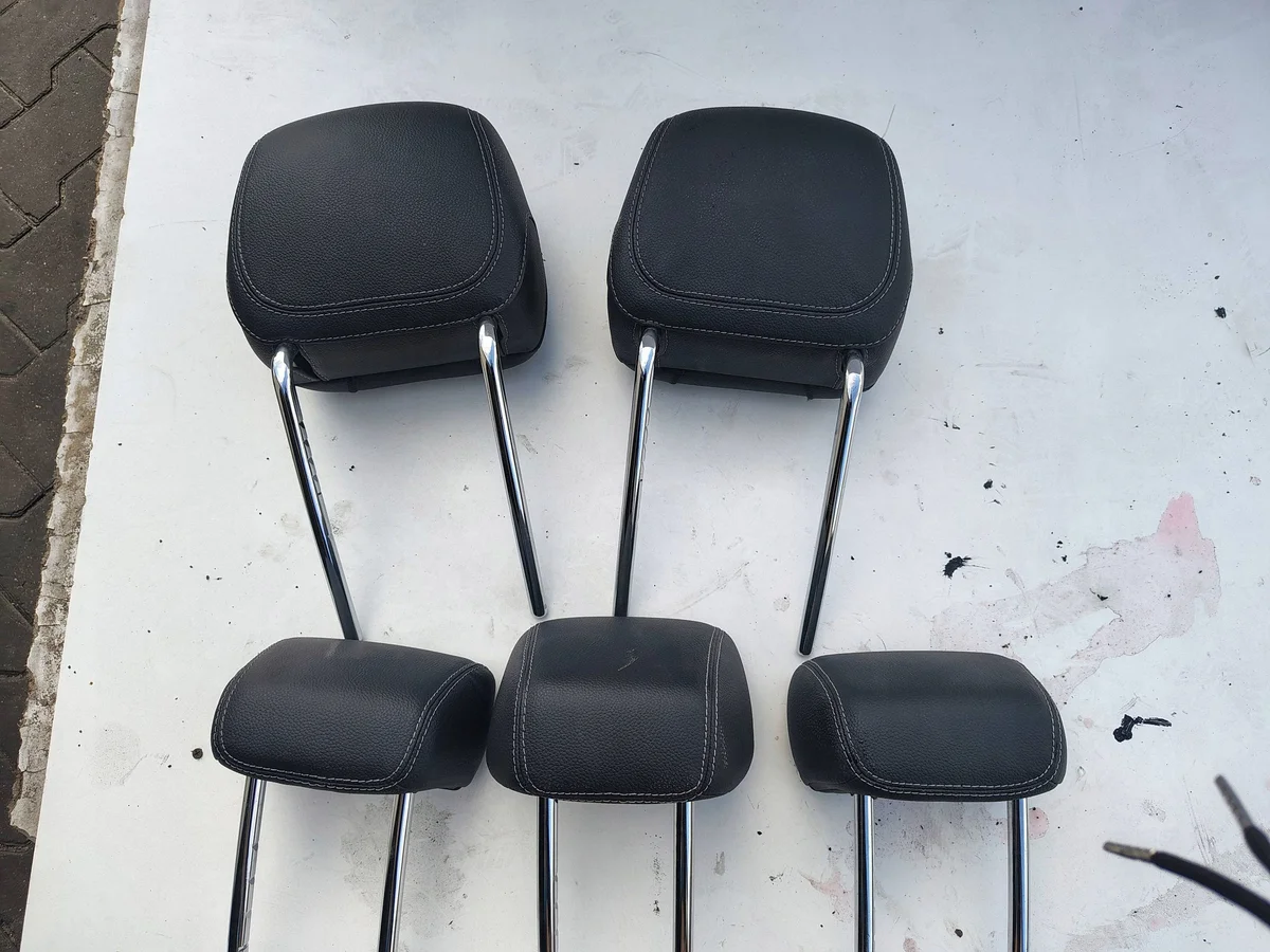 Conjunto de Apoios de Cabeça Couro Preto Mercedes C W205 image 6