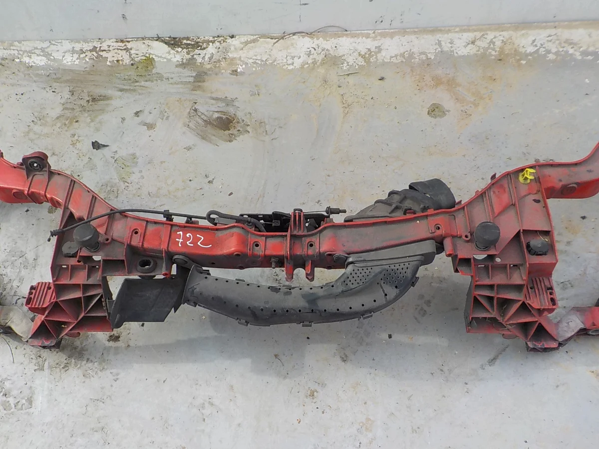 Ford Focus III Front Reinforcement Bar Used image 4