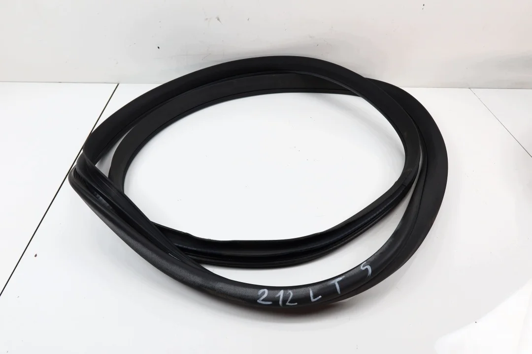 Mercedes W212 Linker Achter Deurrubber