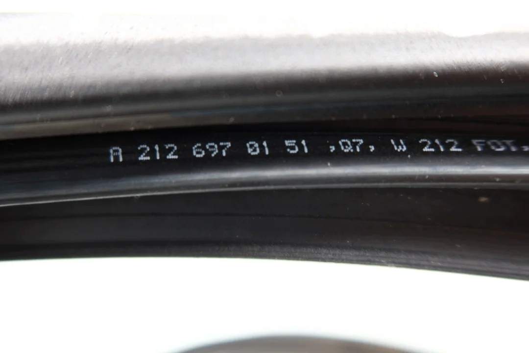 Dichtung Tür hinten links Mercedes W212 OE image 3