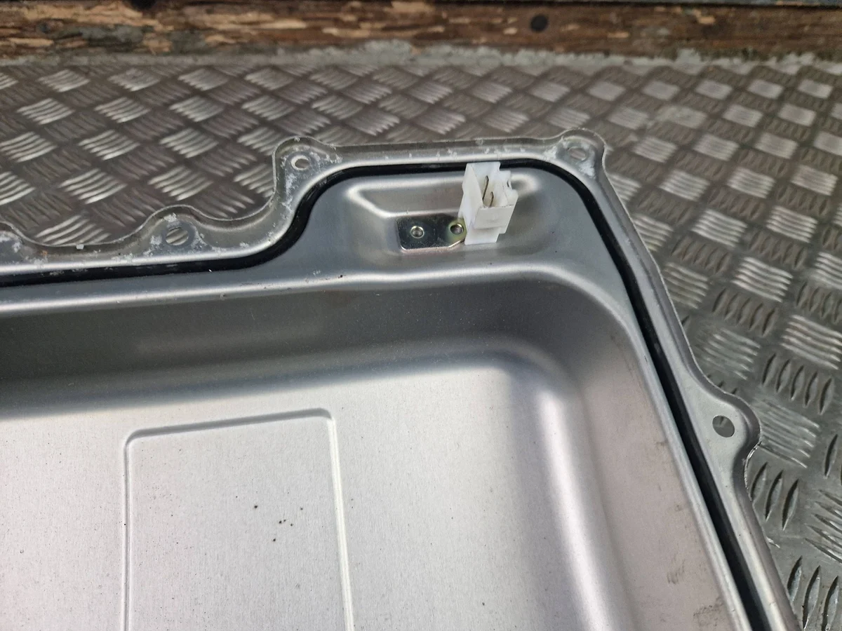 Pièce compartiment moteur Toyota Prius G902247030 image 8