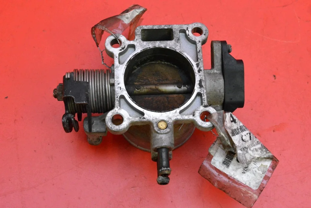 Drosselklappe Hyundai Coupe 2.0 16V 35100-23701 image 6