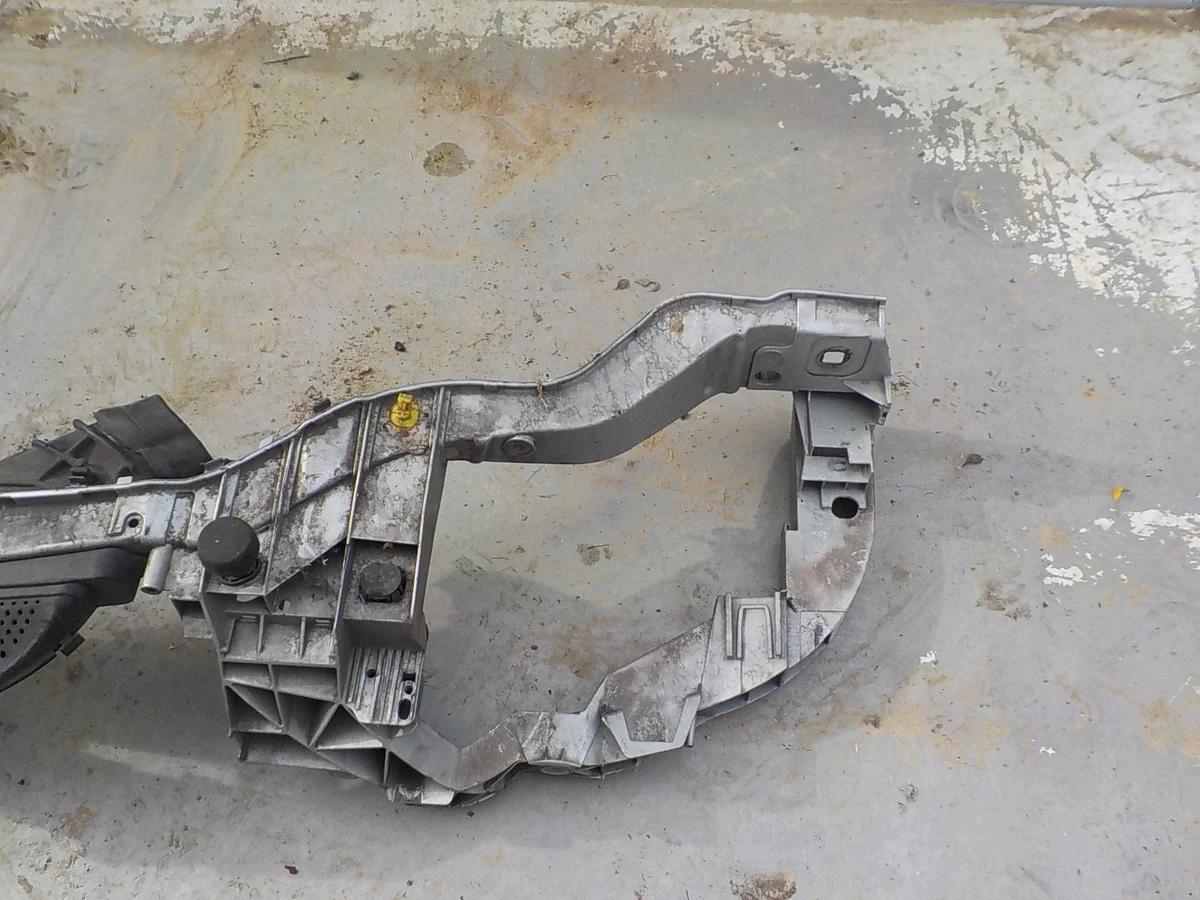 Ford Focus III Front Reinforcement Bar Used image 3