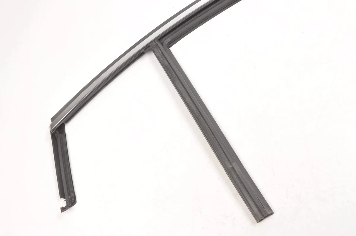 Guarnizione porta posteriore Volvo S60 III usata